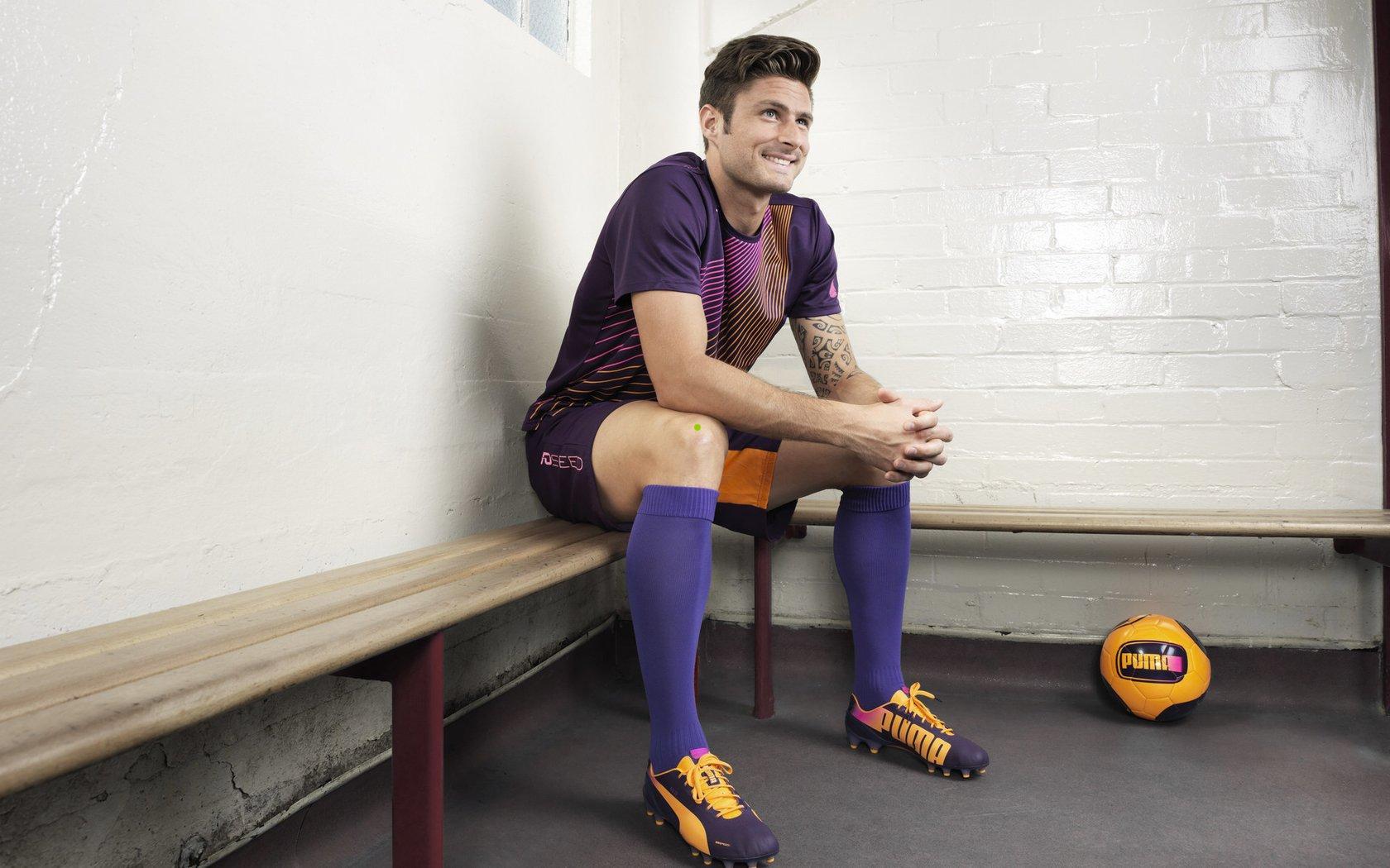 世体报道，布鲁日主场容量近三万，巴萨1300名球迷远征助威欧冠关键战